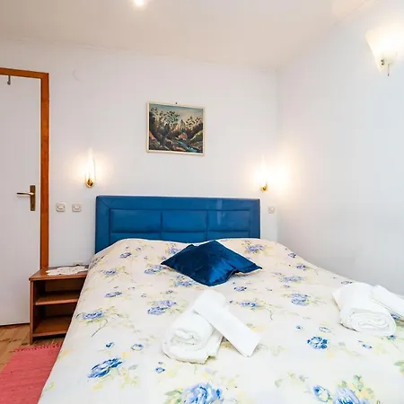 Fausta Old Town Guest house *